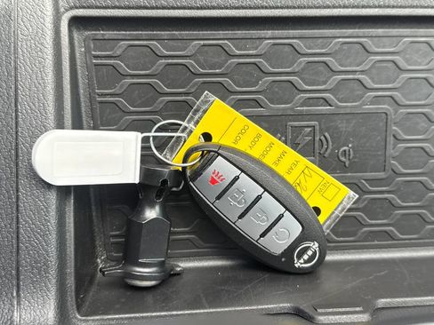 Used 2024 Nissan Frontier PRO-4X w/ Pro Convenience Package AWD/4WD image 16