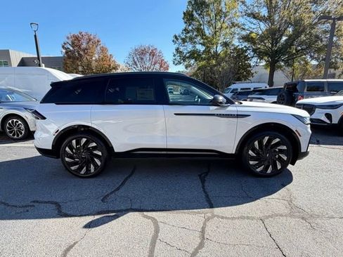 New 2026 Lincoln Nautilus Reserve w/ Jet Appearance Package image 6