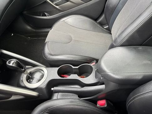 Used 2012 Hyundai Veloster w/ Style Pkg FWD image 18