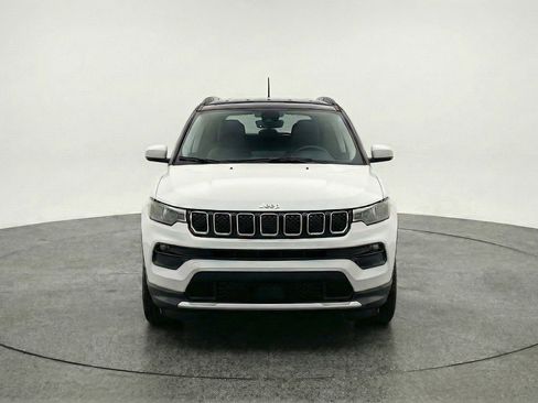 Used 2025 Jeep Compass Limited AWD/4WD image 2