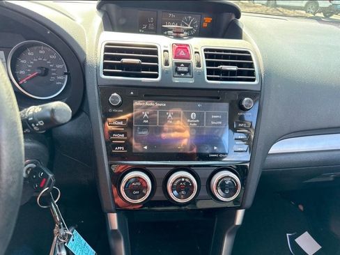 Used 2017 Subaru Forester 2.5i Premium w/ All-Weather Package image 15