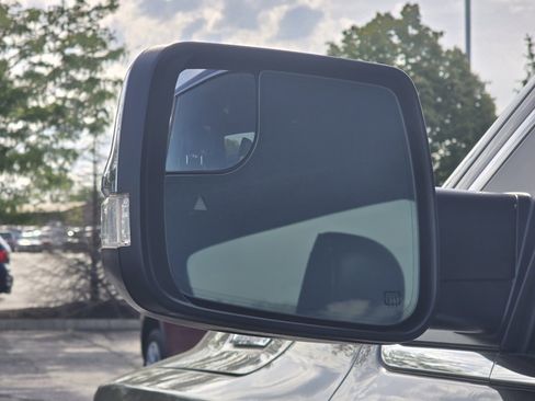 Used 2022 RAM 1500 Limited w/ Body Color Bumper Group AWD/4WD image 25