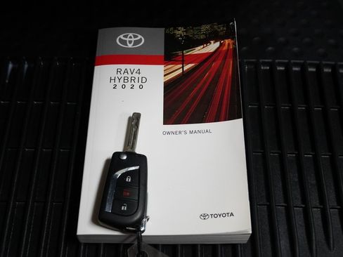 Used 2020 Toyota RAV4 LE image 31