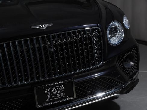 Certified 2023 Bentley Bentayga Extended Wheelbase image 9