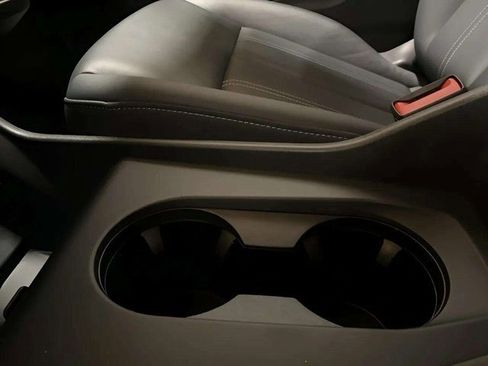 Used 2024 Audi Q4 e-tron Premium w/ Convenience Package image 57