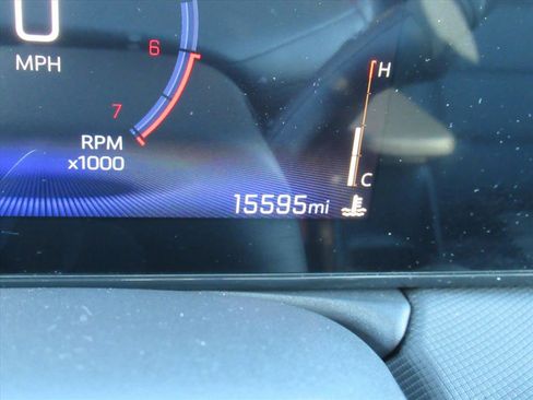 Used 2024 Chevrolet TrailBlazer RS w/ Convenience Package image 32