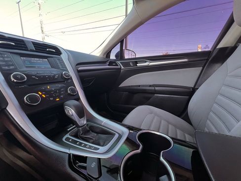 Used 2014 Ford Fusion S image 39