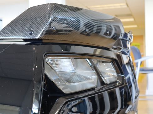 Used 2016 Chevrolet Corvette Z06 w/ 3LZ Preferred Equipment Group image 13