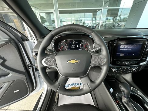 Used 2023 Chevrolet Traverse High Country w/ LPO, 'HIT The Road' Package FWD image 12
