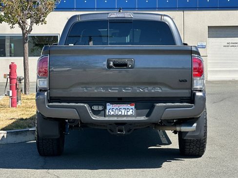 Used 2023 Toyota Tacoma TRD Sport RWD image 5