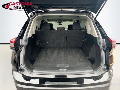 Used 2024 Nissan Rogue S image 33