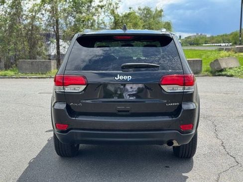 Certified 2021 Jeep Grand Cherokee Laredo X image 4