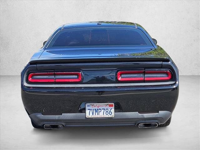 Used 2017 Dodge Challenger R/T RWD image 7