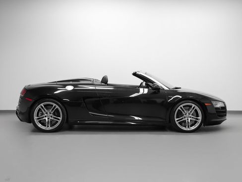 Used 2011 Audi R8 V10 image 8