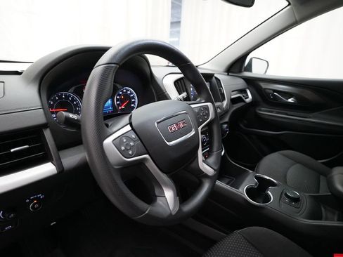 Used 2024 GMC Terrain SLE w/ LPO, Floor Liner Package AWD/4WD image 8