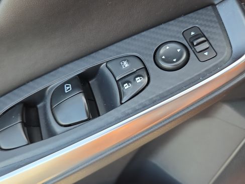 Used 2022 Nissan Sentra SR w/ SR Premium Package FWD image 28