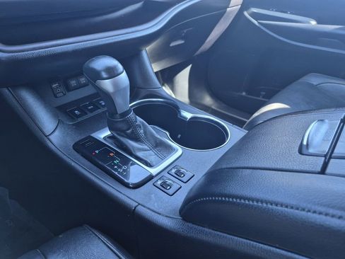 Used 2018 Toyota Highlander XLE image 11