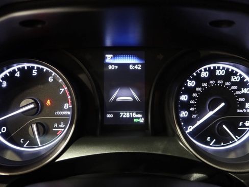 Used 2021 Toyota Camry SE w/ Convenience Package FWD image 21