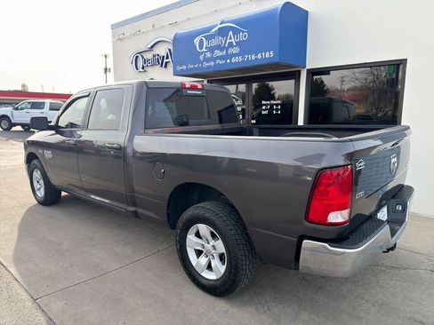 Used 2020 RAM 1500 Classic SLT image 7