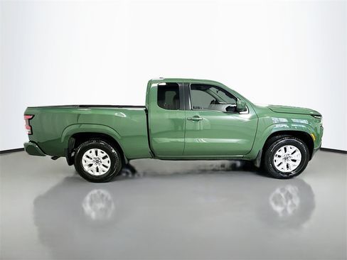 Used 2024 Nissan Frontier SV w/ SV Convenience Package image 9