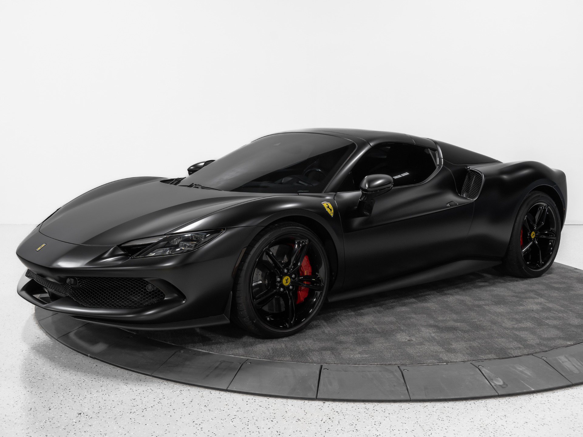 Used 2023 Ferrari 296 GTS RWD image 16