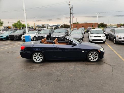 Used 2011 BMW 335i Convertible image 26