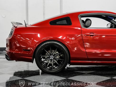 Used 2014 Ford Mustang GT Premium image 29