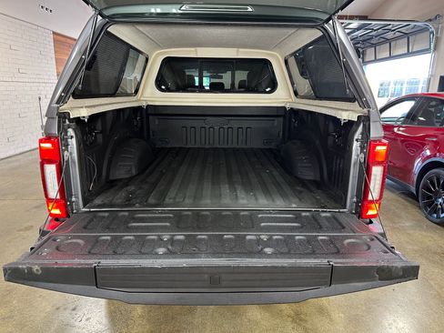 Used 2022 Ford F350 Lariat w/ Black Appearance Package image 14