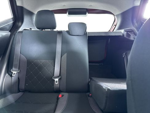 Used 2019 Nissan Kicks SV FWD image 6