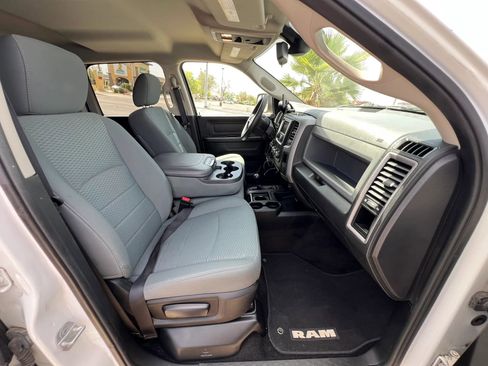 Used 2015 RAM 2500 Tradesman w/ Chrome Appearance Group AWD/4WD image 18