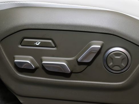 Certified 2025 Hyundai Santa Fe Calligraphy image 9