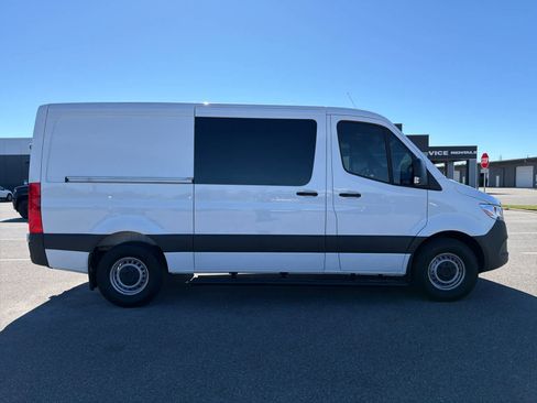 Used 2025 Mercedes-Benz Sprinter 2500 image 7
