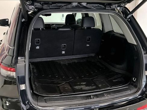 Used 2022 Jeep Grand Cherokee Limited image 15