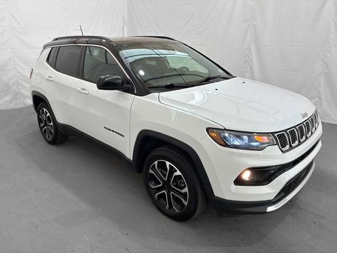 Used 2023 Jeep Compass Limited w/ Sun and Sound Group AWD/4WD image 10