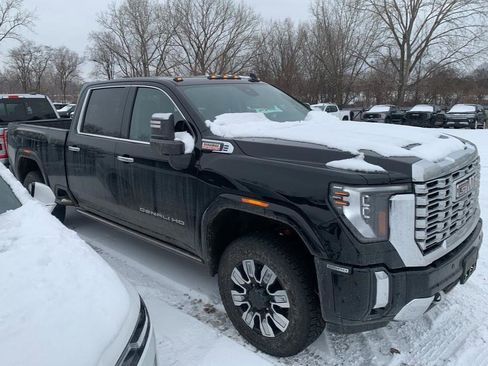 Used 2024 GMC Sierra 2500 Denali w/ Denali Reserve Package image 4
