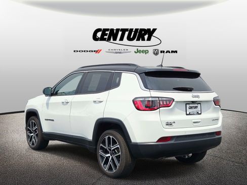 Used 2025 Jeep Compass Limited AWD/4WD image 6