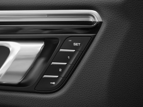 Used 2025 Porsche Macan image 27