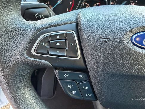 Used 2018 Ford Escape SE FWD image 9