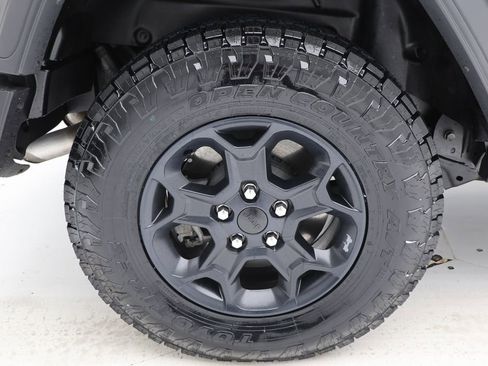 Used 2023 Jeep Wrangler Unlimited w/ Sun & Screen Package image 10