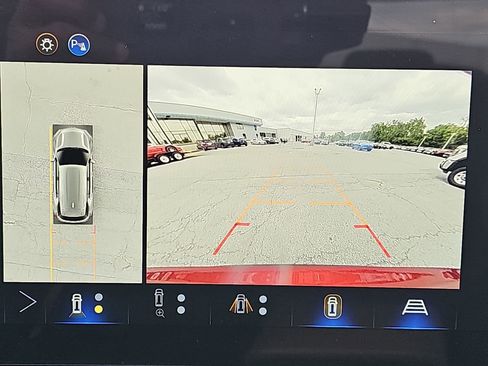 Used 2025 Chevrolet Equinox ACTIV w/ Safety and Technology Package AWD/4WD image 29