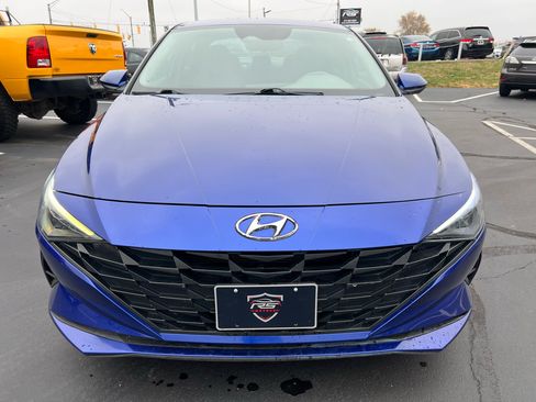 Used 2023 Hyundai Elantra SEL image 27