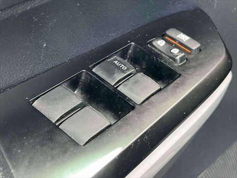 Certified 2019 Toyota Tundra SR5 AWD/4WD image 16