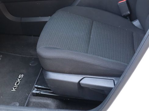 Used 2025 Nissan Kicks S AWD/4WD image 13