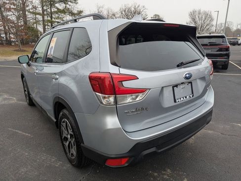 Used 2019 Subaru Forester Premium image 6