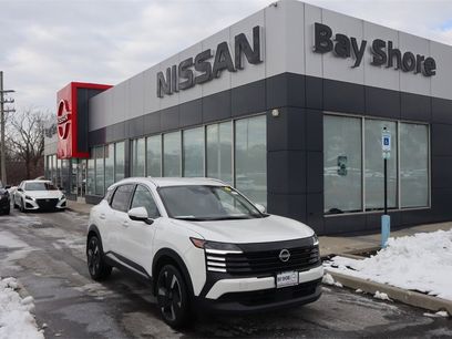 Certified 2025 Nissan Kicks SR