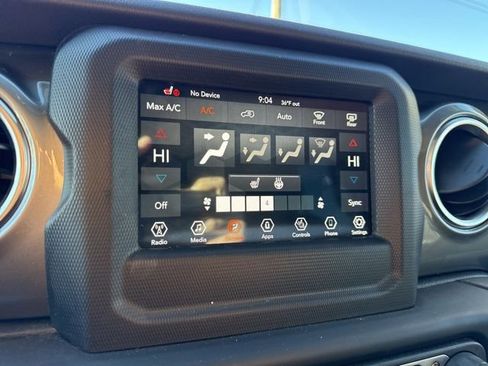 Used 2019 Jeep Wrangler Unlimited Sahara w/ LED Lighting Group image 21