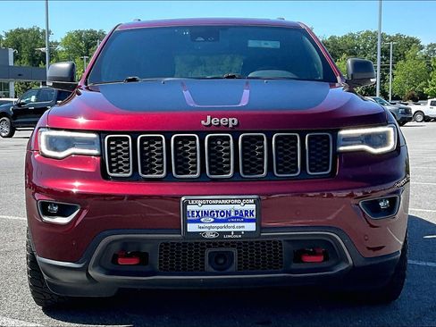 Used 2017 Jeep Grand Cherokee Trailhawk w/ Trailhawk Luxury Group AWD/4WD image 2