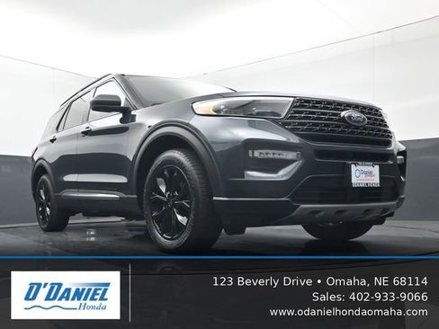 Used 2022 Ford Explorer XLT w/ Equipment Group 202A AWD/4WD image 14