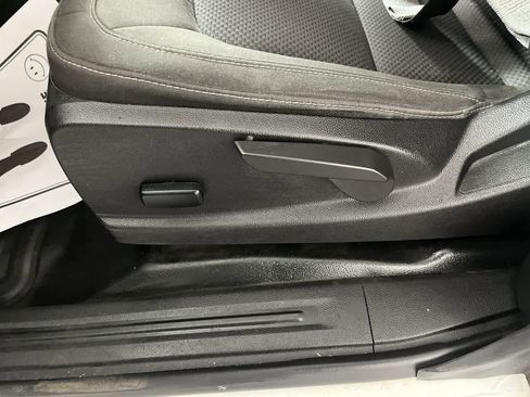 Used 2022 Chevrolet Colorado LT w/ Fleet Safety Package image 14