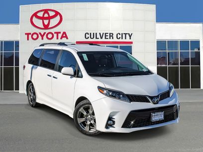 Used 2020 Toyota Sienna SE w/ Carpet Mat Package